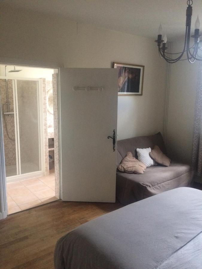 B&B Les Quatre Vents Montpon-Menesterol Εξωτερικό φωτογραφία